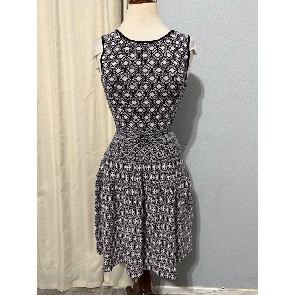 Charlie Jade Midi Dress M Black White Geometric Diamond Knit Fit Flare